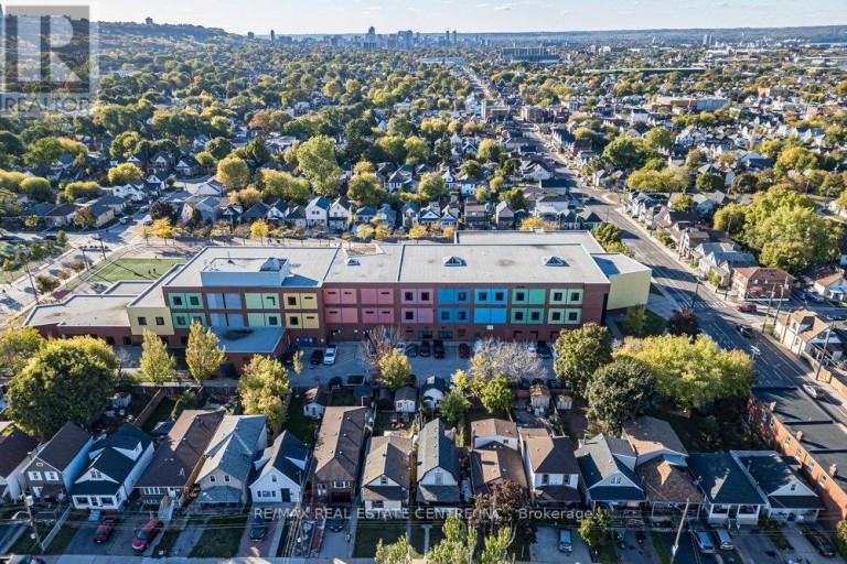 23 FREDERICK AVENUE, Hamilton (Crown Point), Ontario, L8H4K1