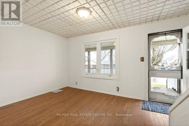 23 FREDERICK AVENUE Hamilton (Crown Point) Ontario photo 7