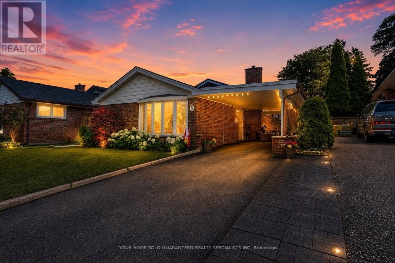 5 HALLOW CRESCENT, Toronto (Rexdale-Kipling), Ontario, M9W2V8
