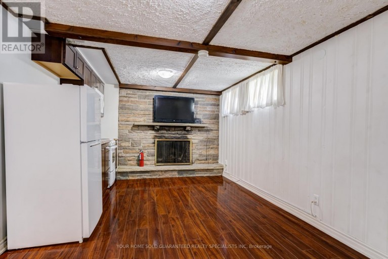 5 HALLOW CRESCENT, Toronto (Rexdale-Kipling), Ontario, M9W2V8