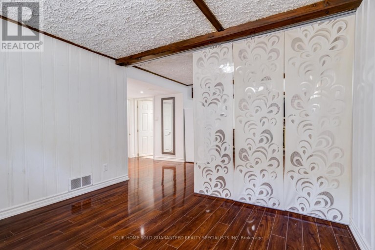 5 HALLOW CRESCENT, Toronto (Rexdale-Kipling), Ontario, M9W2V8