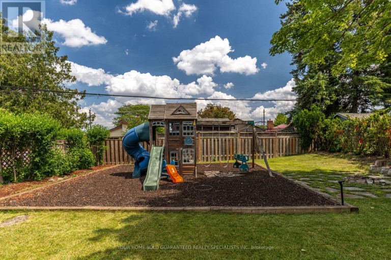 5 HALLOW CRESCENT, Toronto (Rexdale-Kipling), Ontario, M9W2V8