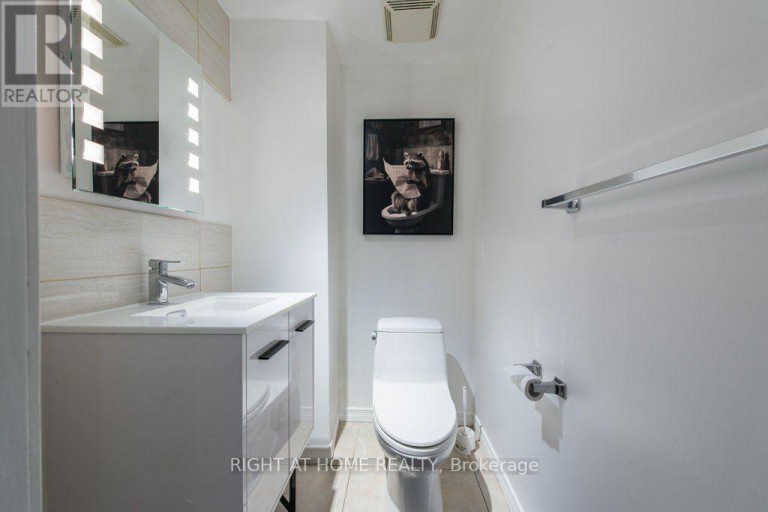812 BLOOR STREET W, Toronto (Dovercourt-Wallace Emerson-Junction), Ontario, M6G1L9