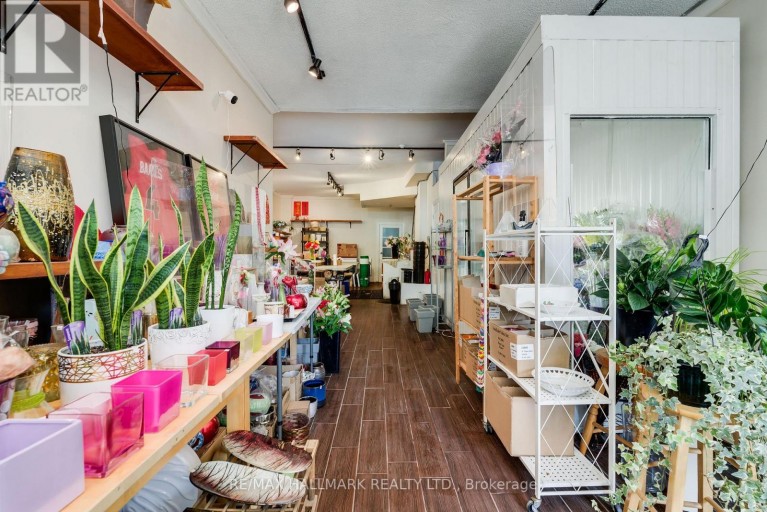 2424 DANFORTH AVENUE, Toronto (East End-Danforth), Ontario, M4C1K9