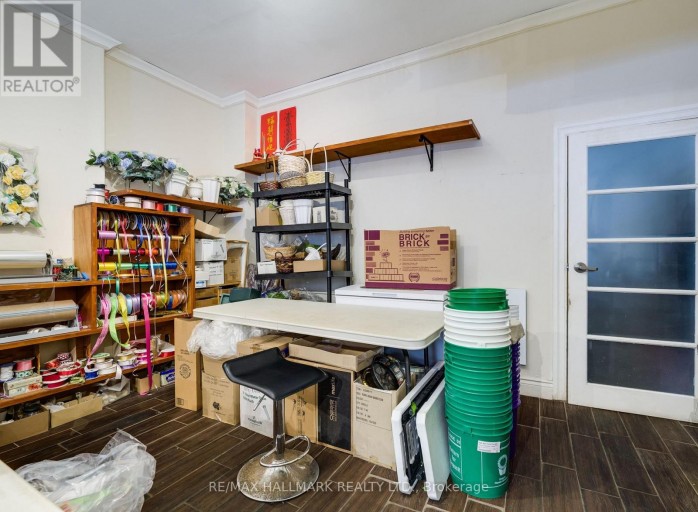 2424 DANFORTH AVENUE, Toronto (East End-Danforth), Ontario, M4C1K9