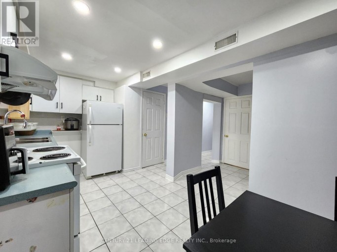 82 - 203 LOTHERTON PATHWAY, Toronto (Yorkdale-Glen Park), Ontario, M6B2G6