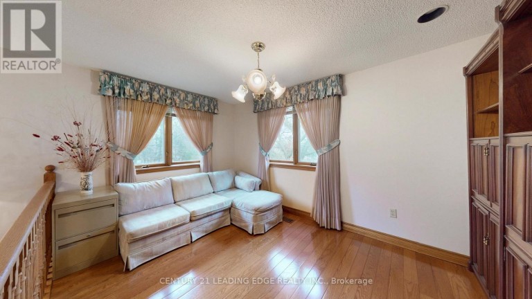 1127 OSHAWA BOULEVARD N, Oshawa (Centennial), Ontario, L1G5W2