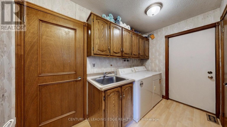 1127 OSHAWA BOULEVARD N, Oshawa (Centennial), Ontario, L1G5W2