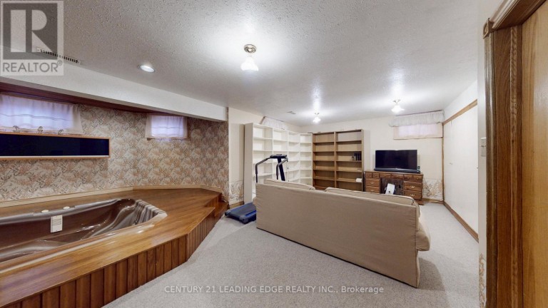 1127 OSHAWA BOULEVARD N, Oshawa (Centennial), Ontario, L1G5W2