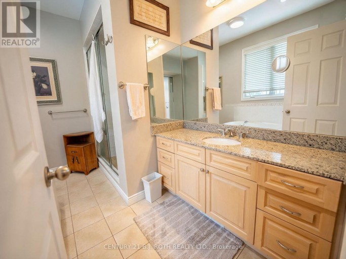 6 MAPLEVIEW PLACE, North Bay (Airport), Ontario, P1C1N7