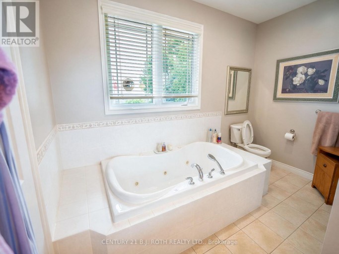 6 MAPLEVIEW PLACE, North Bay (Airport), Ontario, P1C1N7
