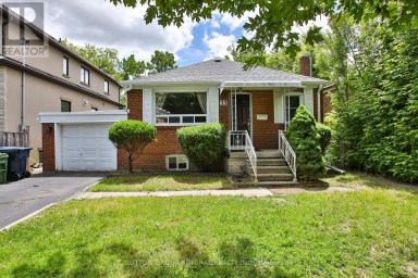33 REGINA AVENUE Toronto (Englemount-Lawrence) Ontario photo 1