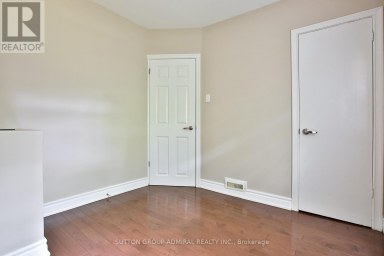 33 REGINA AVENUE Toronto (Englemount-Lawrence) Ontario photo 18