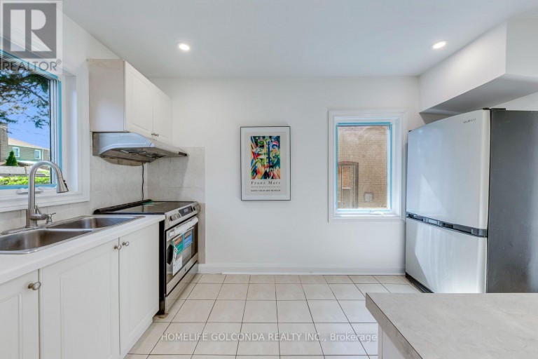 93 NORTH WOODROW BOULEVARD, Toronto (Clairlea-Birchmount), Ontario, M1K1W7