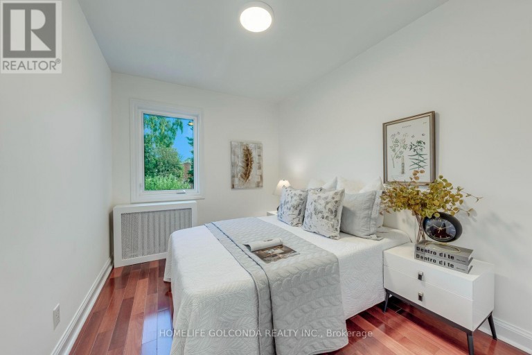93 NORTH WOODROW BOULEVARD, Toronto (Clairlea-Birchmount), Ontario, M1K1W7
