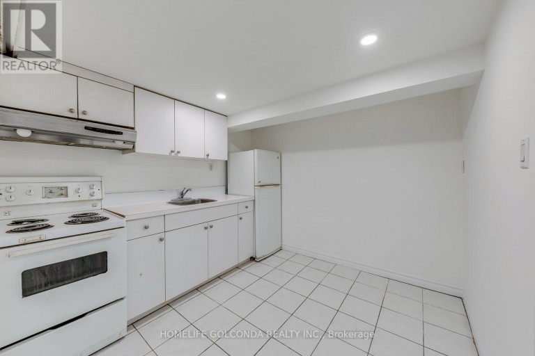 93 NORTH WOODROW BOULEVARD, Toronto (Clairlea-Birchmount), Ontario, M1K1W7