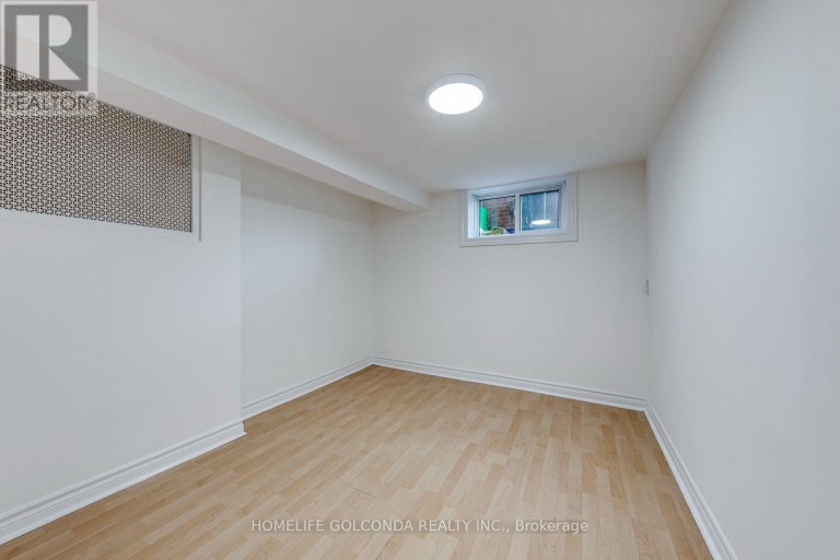 93 NORTH WOODROW BOULEVARD, Toronto (Clairlea-Birchmount), Ontario, M1K1W7