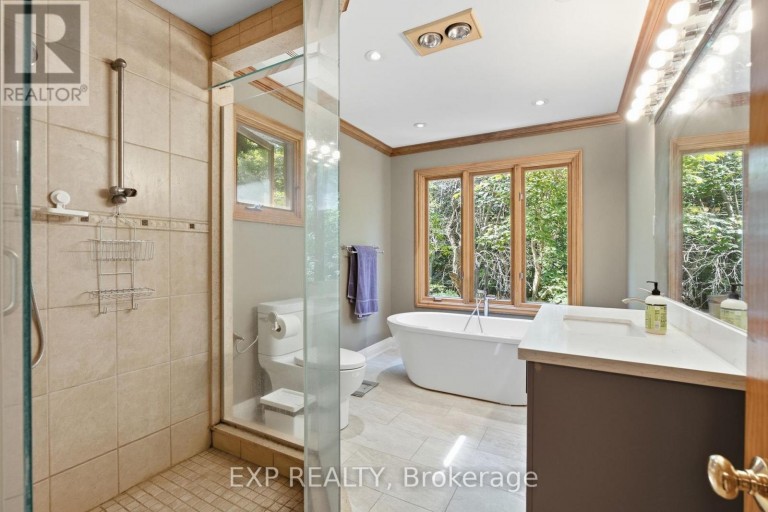 1785 DAVIS DRIVE W, King, Ontario, L3Y4V9