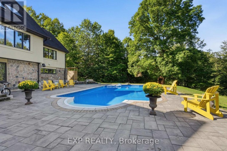 1785 DAVIS DRIVE W, King, Ontario, L3Y4V9