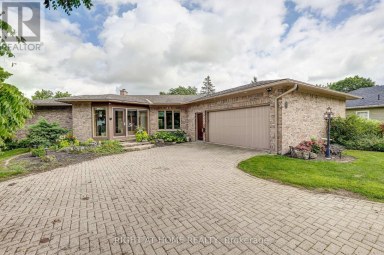 41 GOSHEN STREET S Bluewater (Zurich) Ontario photo 1