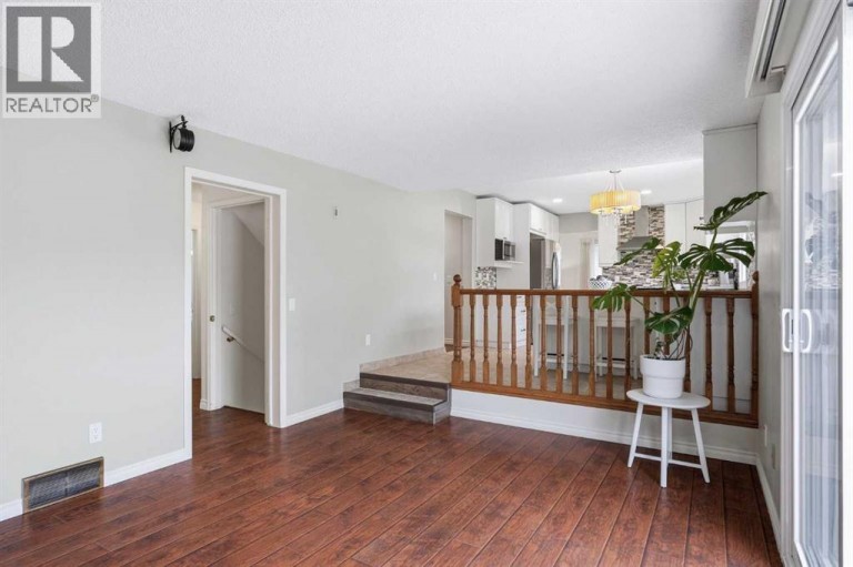 11 Edgemont Rise NW, Calgary, Alberta, T3A2K9