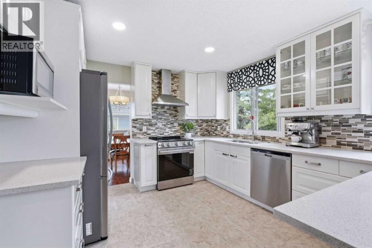 11 Edgemont Rise NW, Calgary, Alberta, T3A2K9