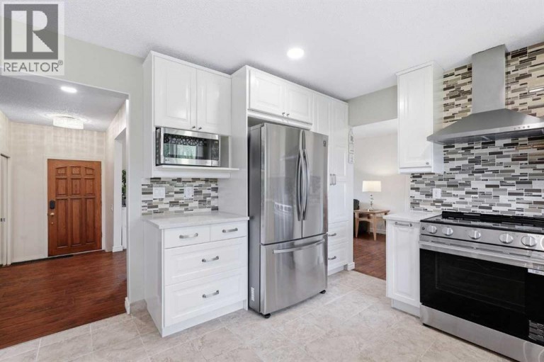 11 Edgemont Rise NW, Calgary, Alberta, T3A2K9