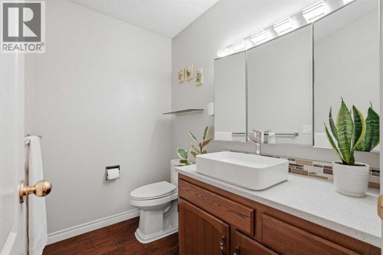11 Edgemont Rise NW, Calgary, Alberta, T3A2K9