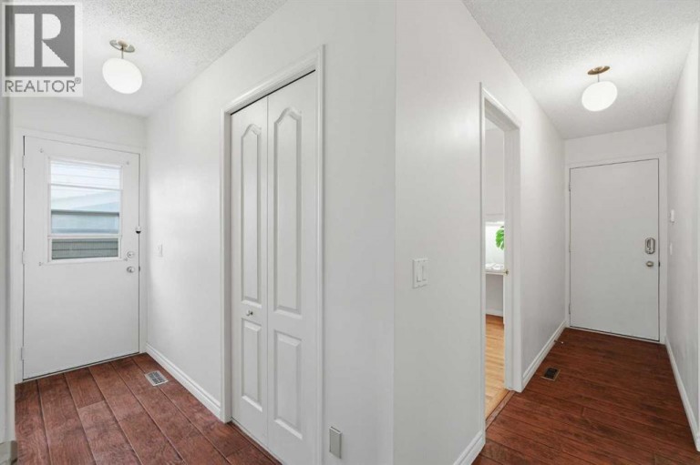 11 Edgemont Rise NW, Calgary, Alberta, T3A2K9