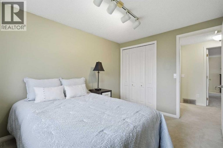 11 Edgemont Rise NW, Calgary, Alberta, T3A2K9
