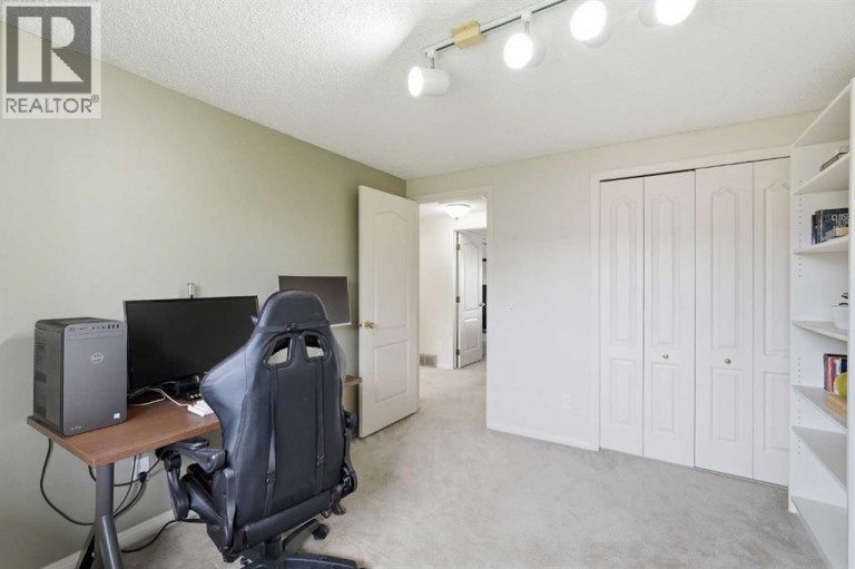 11 Edgemont Rise NW, Calgary, Alberta, T3A2K9
