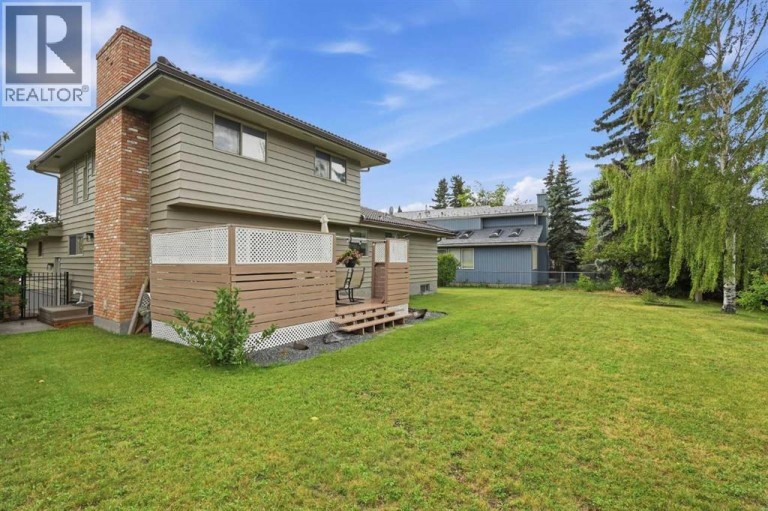 11 Edgemont Rise NW, Calgary, Alberta, T3A2K9