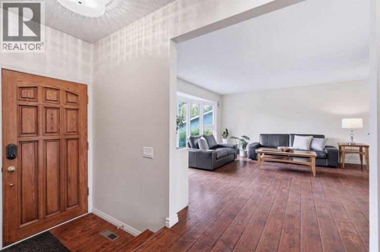 11 Edgemont Rise NW, Calgary, Alberta, T3A2K9