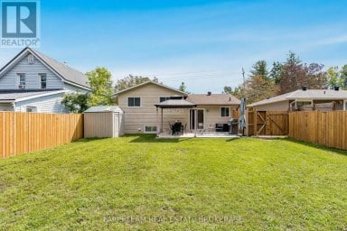 396 MARY STREET Orillia Ontario photo 26