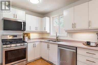 396 MARY STREET Orillia Ontario photo 6
