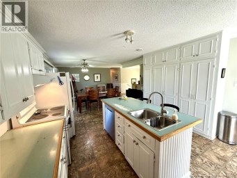 8203 Rue St-Paul Bas-Caraquet New Brunswick photo 16