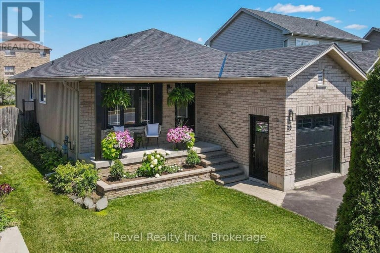 39 SPRINGDALE DRIVE, Kawartha Lakes (Lindsay), Ontario, K9V0J4