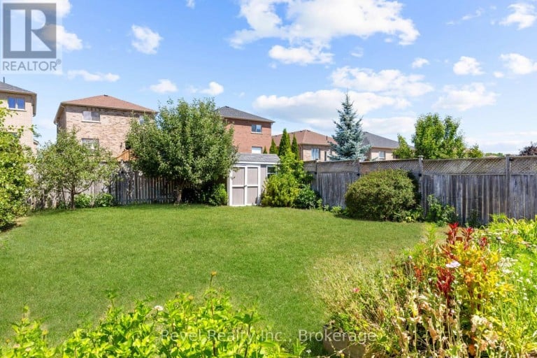 39 SPRINGDALE DRIVE, Kawartha Lakes (Lindsay), Ontario, K9V0J4