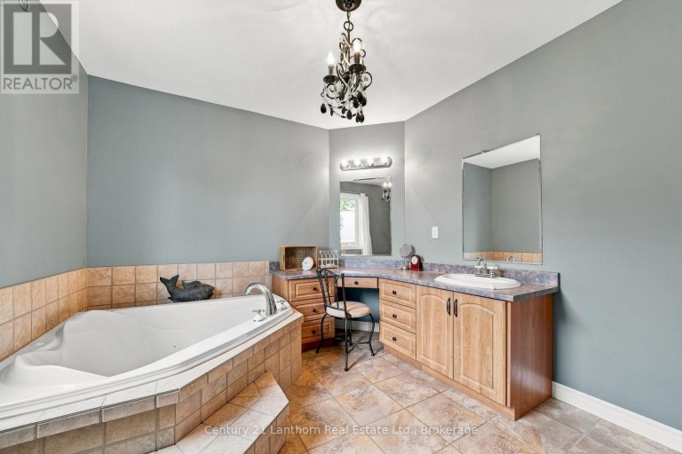 2318 HUTCHESON (HWY 15) DRIVE, Kingston (City North of 401), Ontario, K7L4V3