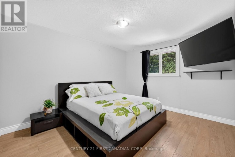 23 BRUNSWICK AVENUE, London North (North I), Ontario, N6G3K4