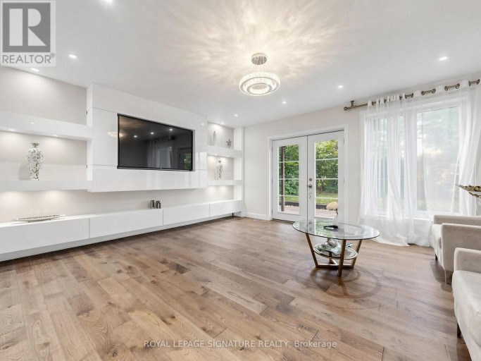 31 TOLLERTON AVENUE, Toronto (Bayview Woods-Steeles), Ontario, M2K2H1