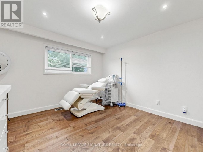 31 TOLLERTON AVENUE, Toronto (Bayview Woods-Steeles), Ontario, M2K2H1