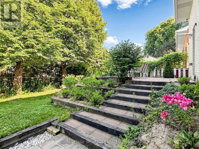 31 TOLLERTON AVENUE, Toronto (Bayview Woods-Steeles), Ontario, M2K2H1