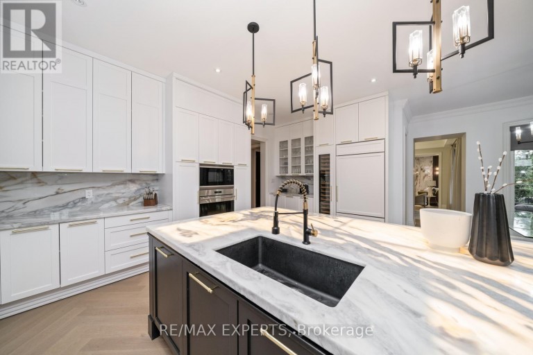32 JAMES STOKES COURT, King (King City), Ontario, L7B1L6