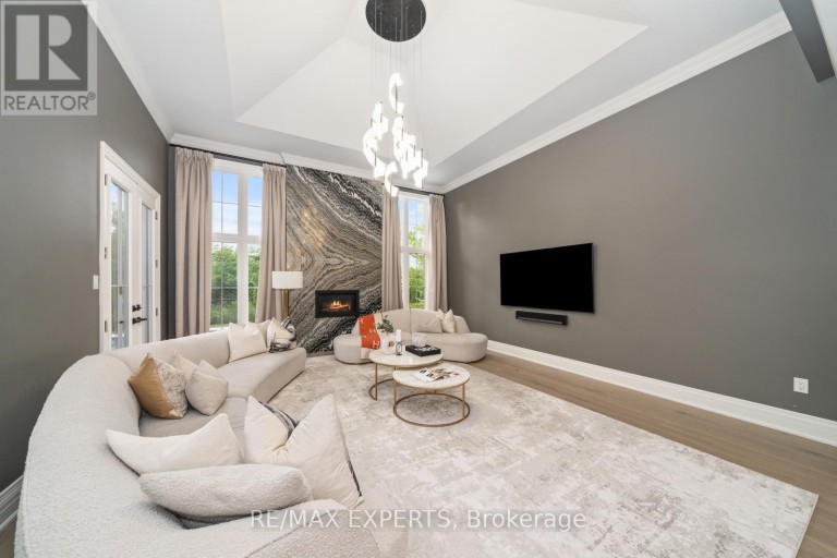 32 JAMES STOKES COURT, King (King City), Ontario, L7B1L6