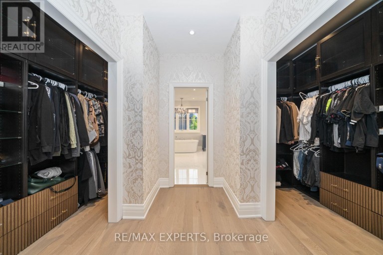 32 JAMES STOKES COURT, King (King City), Ontario, L7B1L6