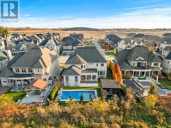 32 JAMES STOKES COURT, King (King City), Ontario, L7B1L6