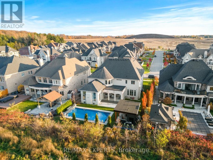 32 JAMES STOKES COURT, King (King City), Ontario, L7B1L6