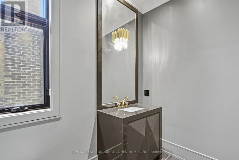 14 GLEN CEDAR ROAD, Toronto (Humewood-Cedarvale), Ontario, M6C3G1