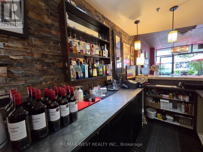 4906 DUNDAS STREET W, Toronto (Islington-City Centre West), Ontario, M9A1B5